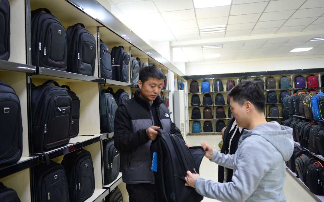廣交會箱包展區(qū)迎來行業(yè)回暖，39家企業(yè)蓄勢待發(fā)拓新局